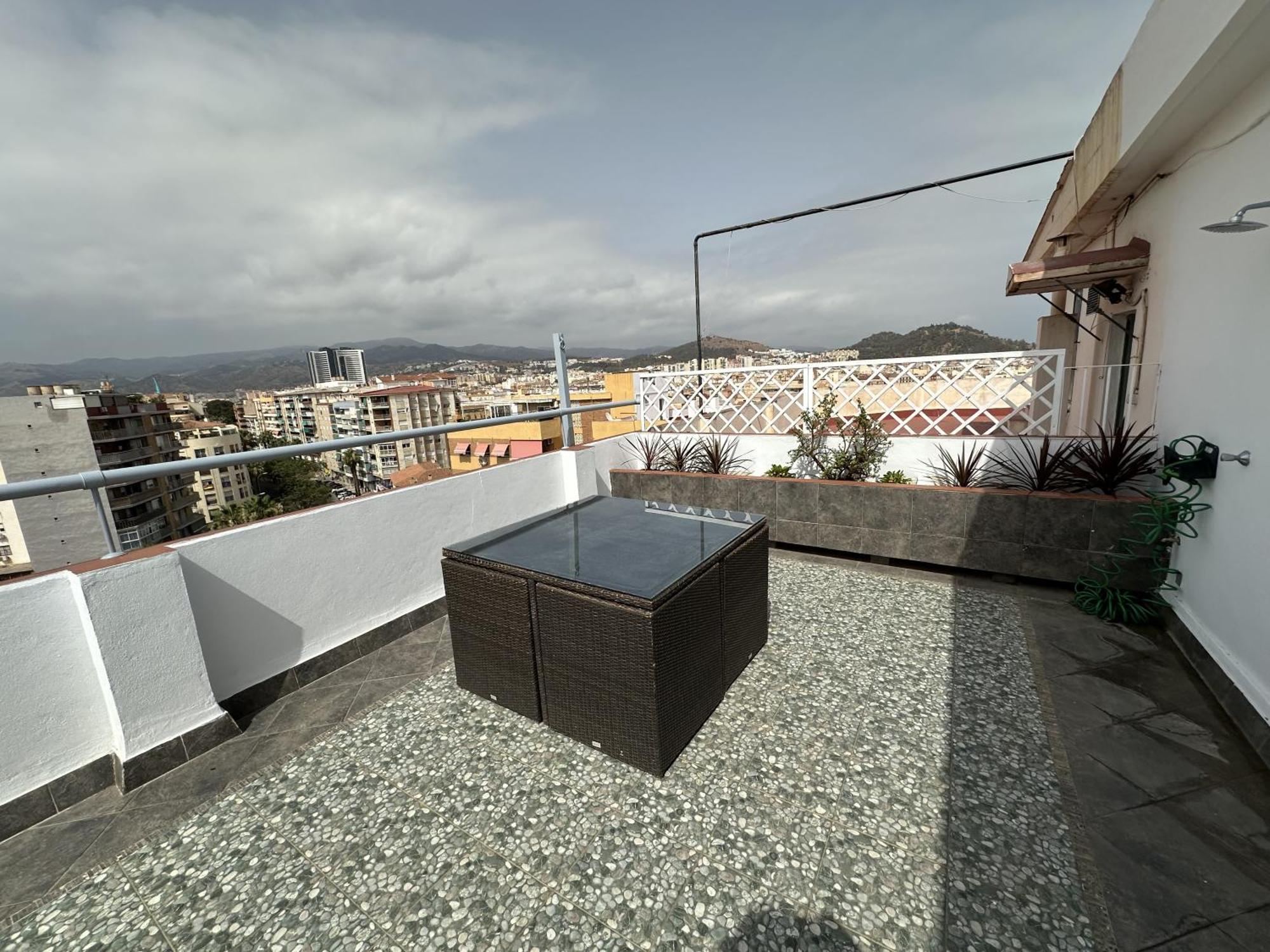 شقة Atico Plaza Bailen Malaga Centro المظهر الخارجي الصورة