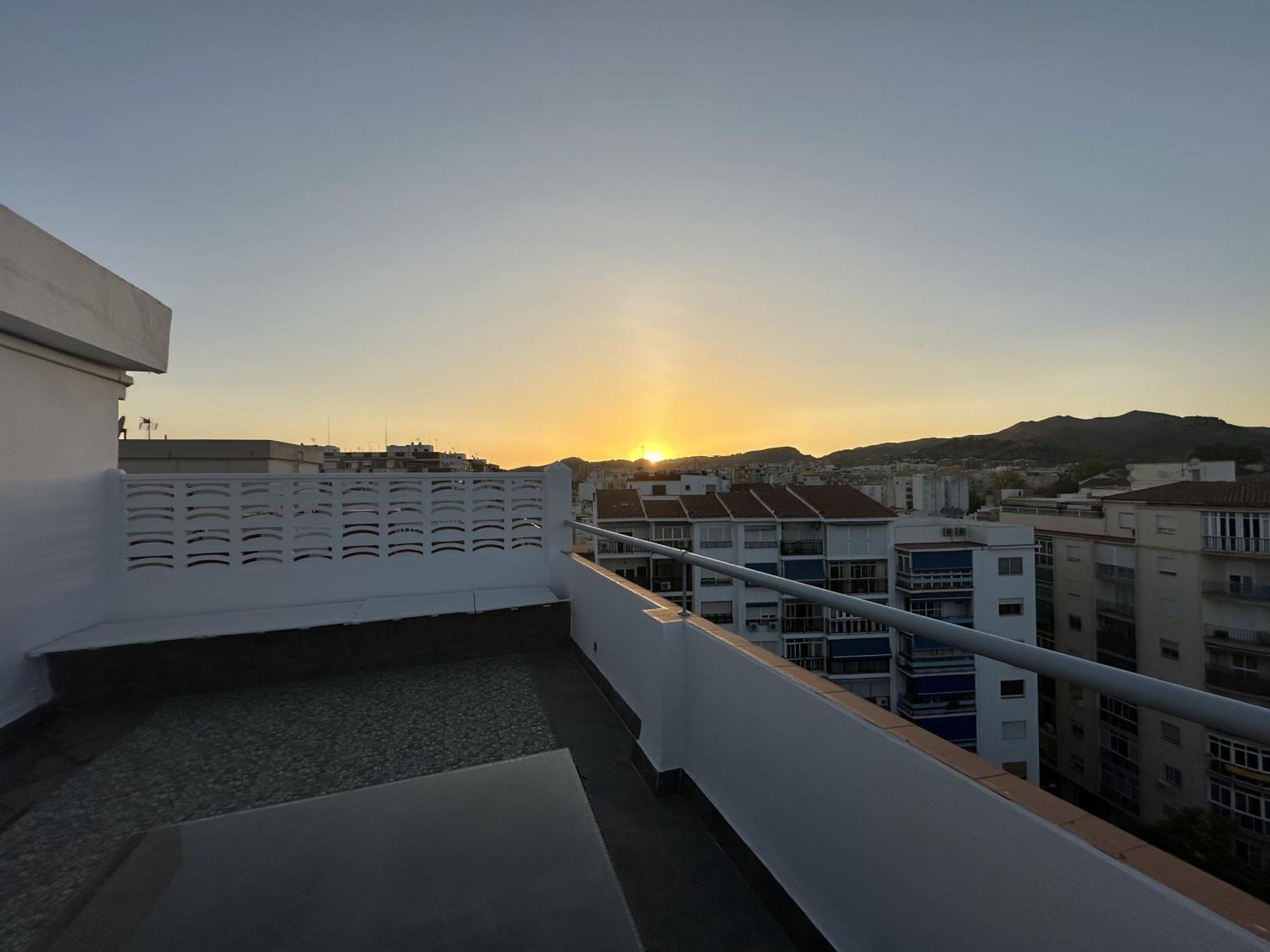 شقة Atico Plaza Bailen Malaga Centro المظهر الخارجي الصورة