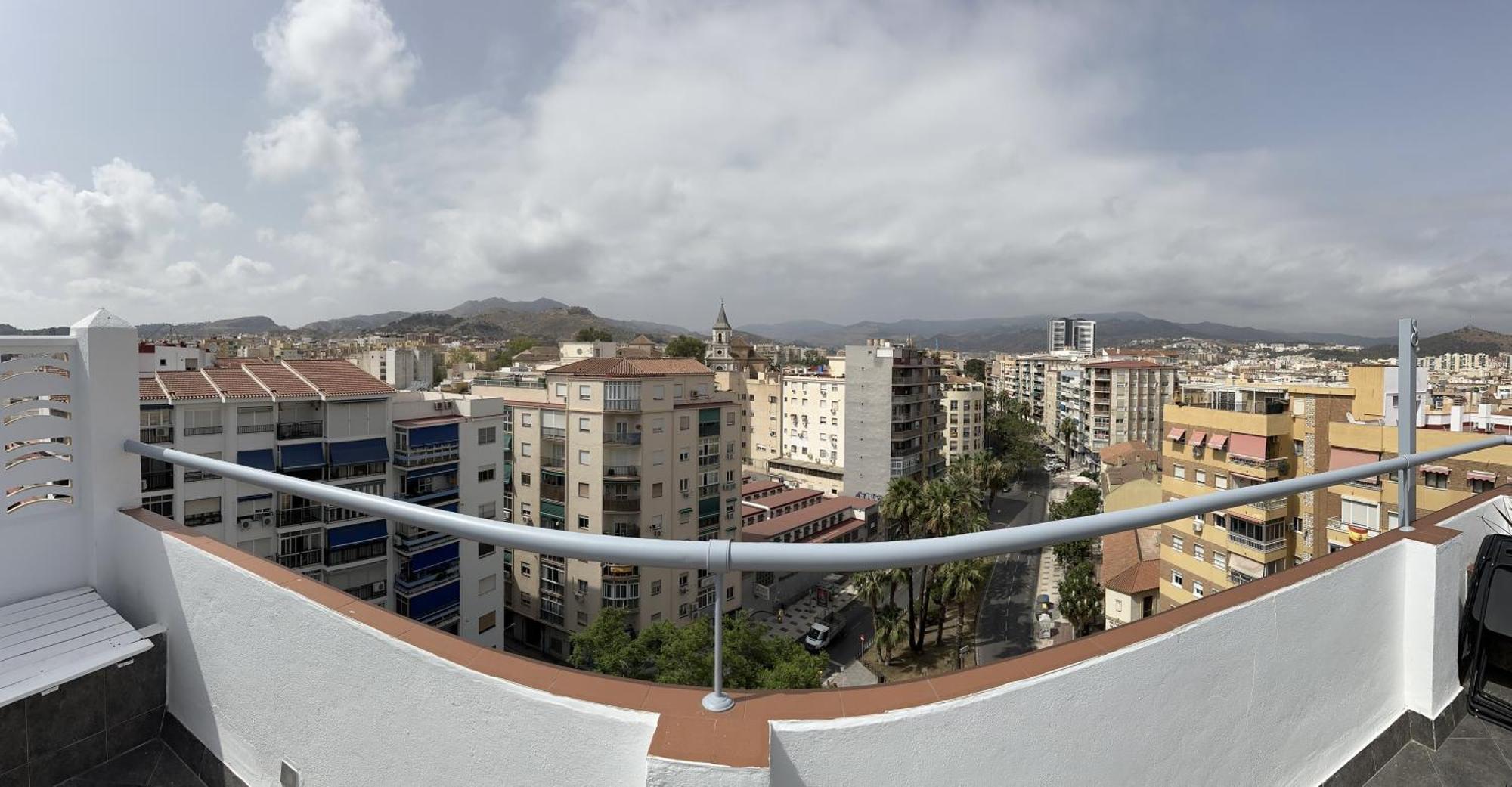 شقة Atico Plaza Bailen Malaga Centro المظهر الخارجي الصورة