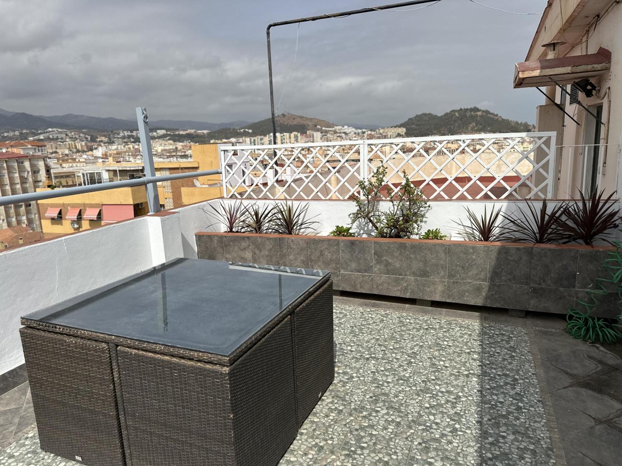 شقة Atico Plaza Bailen Malaga Centro المظهر الخارجي الصورة